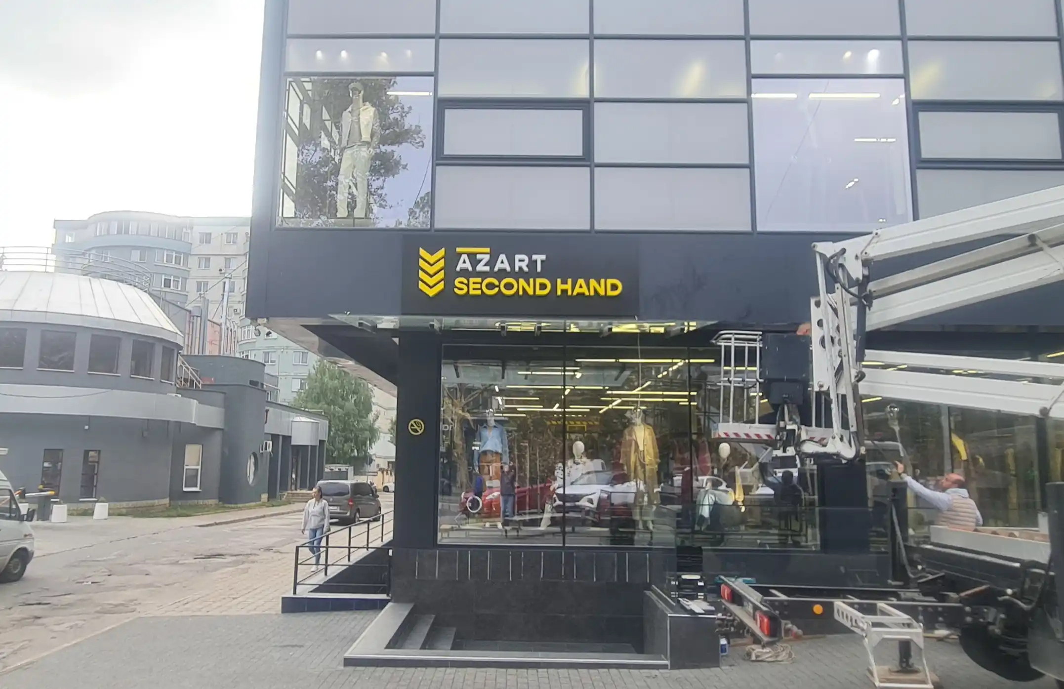 Litere 3D rezistente intemperii - Publicitate exterioară durabilă