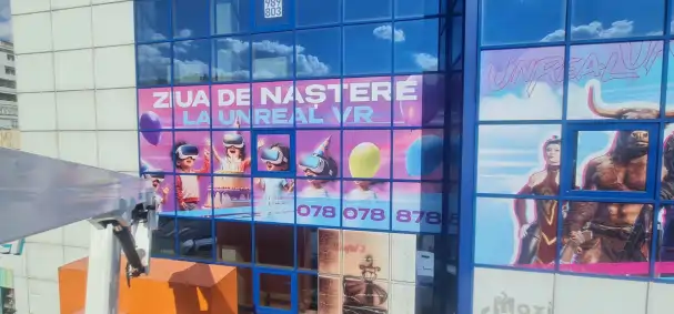 Instalare folie Oracal pe vitrina - Aplicare profesională Moldova