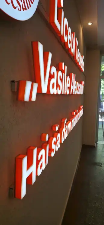 Panouri compozit Alucobond - Fațade moderne și estetice Moldova